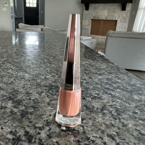 Fenty Beauty "Unbutton" liquid lipstick - Picture 2 of 8